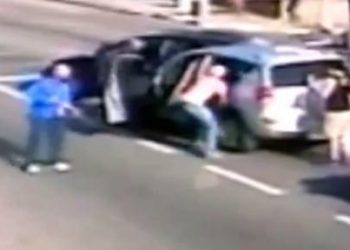 Armed robbery and hijacking caught on CCTV in Johannesburg