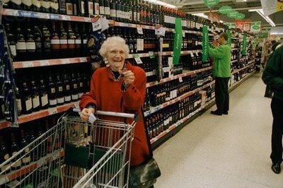 Old lady in Supermarket Joke