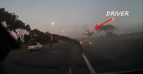 Video of a car accident on the N2 in Cape Town