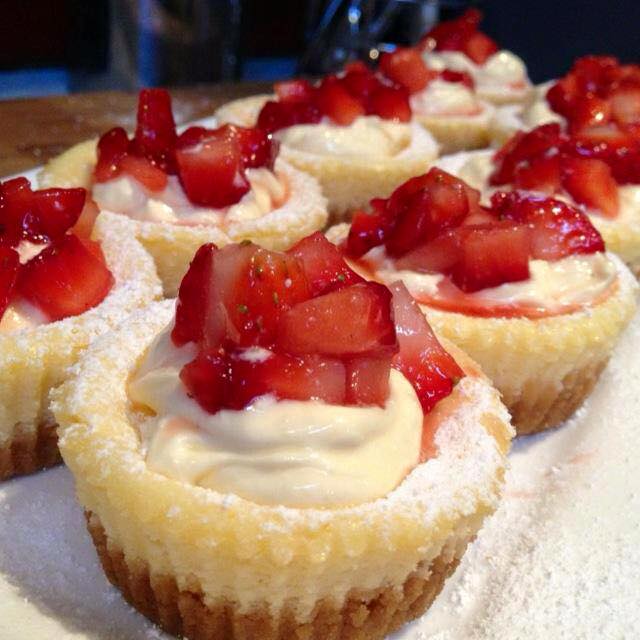 Mini Baked Strawberry & Cream Cheese Cakes Recipe