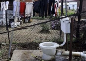 Informal traders in SA will get – toilets!