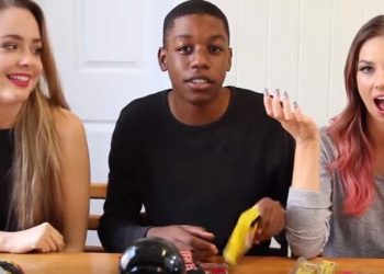 Australian YouTubers try South African food