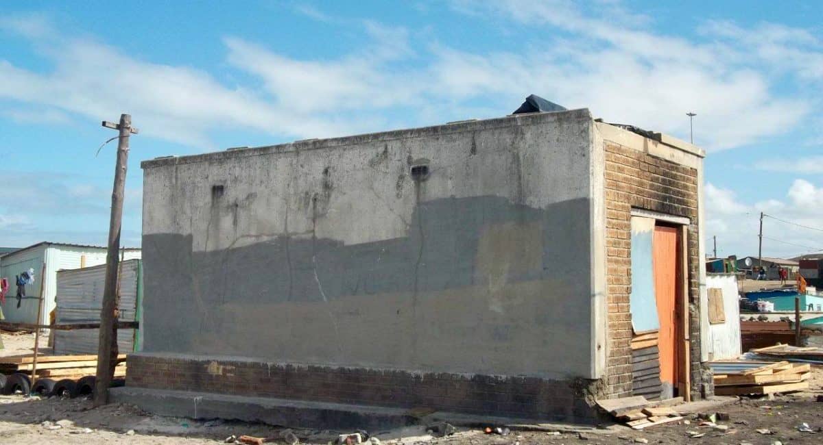 People seek shelter at church after City demolishes shacks in Khayelitsha
