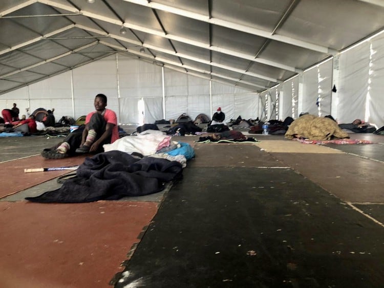 Covid-19: Police use rubber bullets to stop homeless people leaving camp