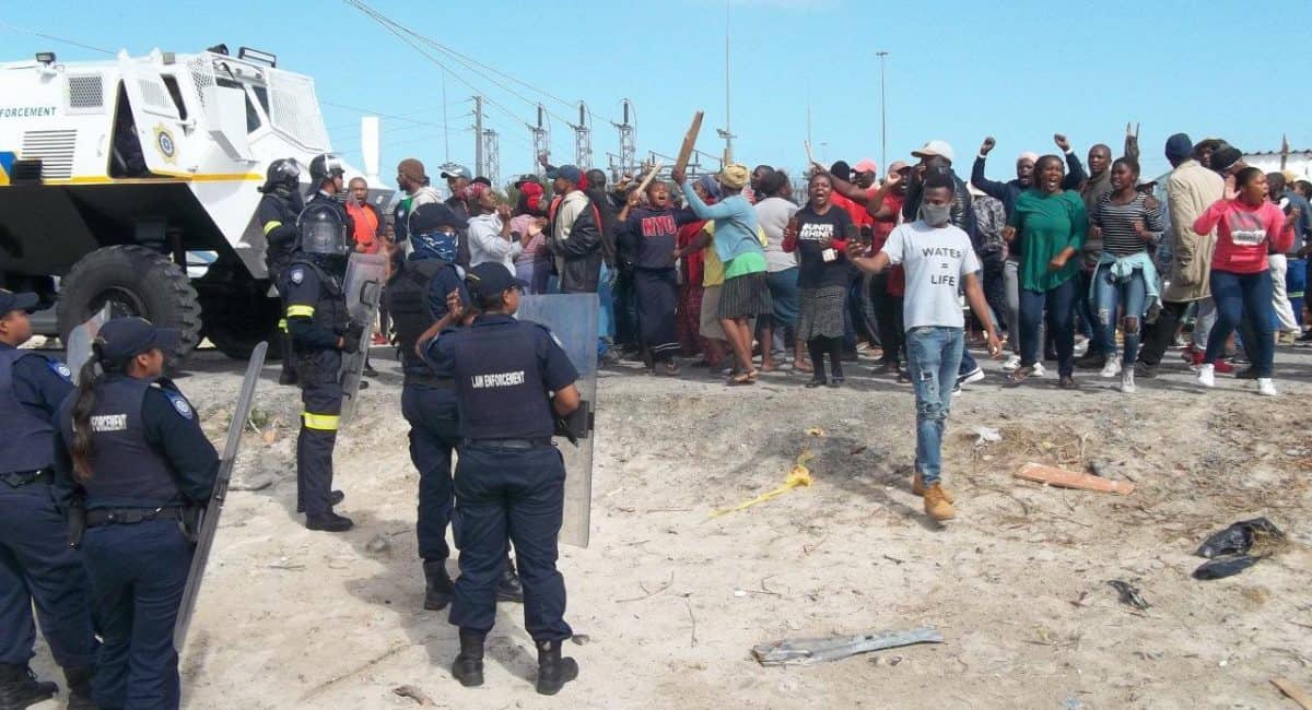 City officers shoot at Khayelitsha protesters