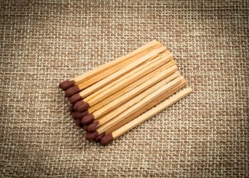 Covid-19: Banned from collecting firewood, grandmother cooks over a fire of plastic bottles