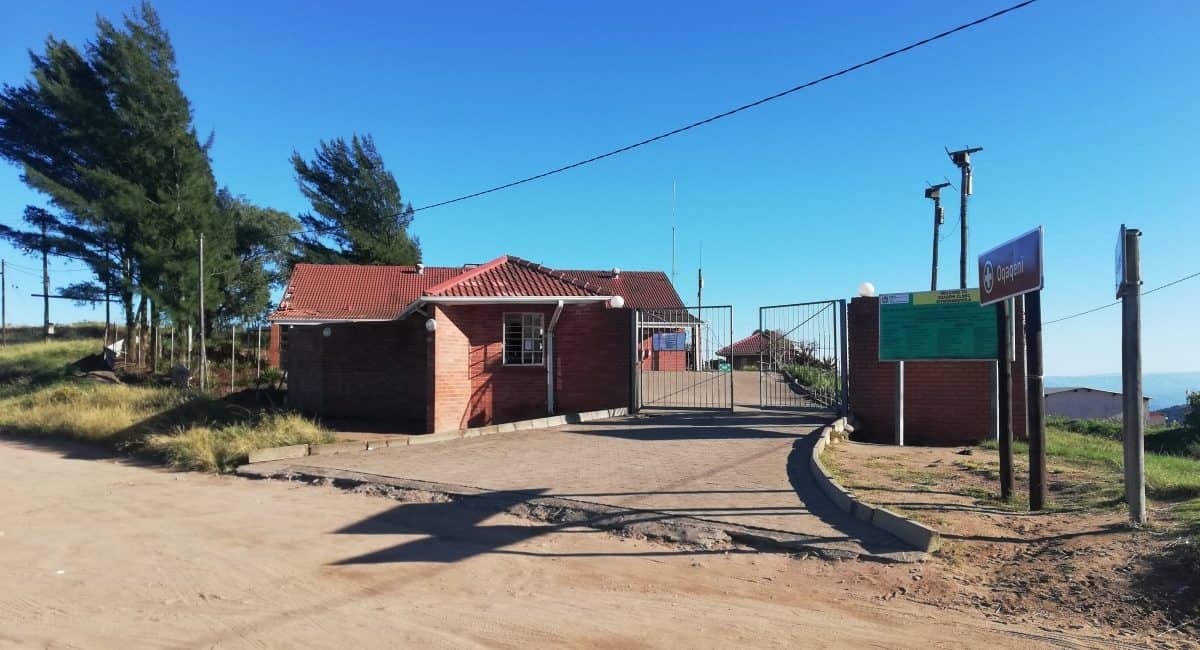 Covid-19: Clinic staff in two-week quarantine after nurse tests positive