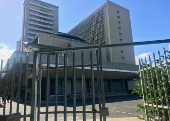 Home Affairs ignores court order to open refugee office