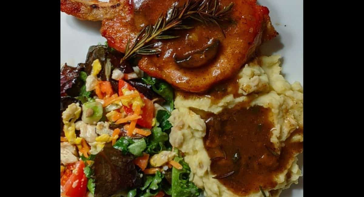 Honey and garlic pork chops