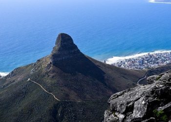 Man dies on Lion's Head near where fire broke out