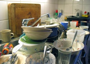 Men should spend on average 50 minutes more a day on household duties