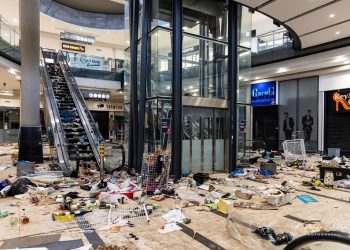 72 dead, 1 234 arrested as South Africa burns another day