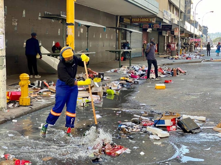 Durban volunteers and workers clean up en masse