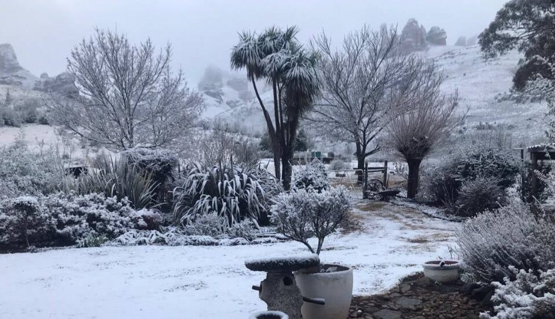 Mountains covered in snow in the Eastern Cape, motorists cautioned