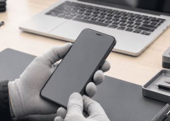 Common Apple Device Problems and How Professional Repairs Can Extend Their Lifespan